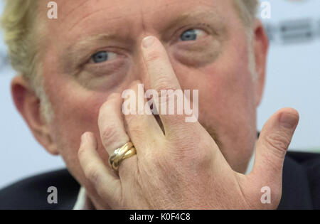 L'ancien joueur de tennis allemand Boris Becker au cours d'une conférence de presse par la Fédération allemande de Tennis (DTB) à Romerberg à Frankfurt am Main, Allemagne, 23 août 2017. Photo : Boris Roessler/dpa Banque D'Images