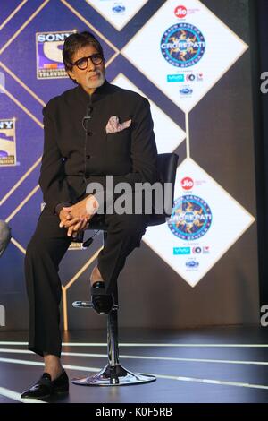 Mumbai, Inde. 23 août, 2017. Acteur de Bollywood Amitabh Bachchan au cours de conférence de presse de kaun banega crorerpoti (KBC) à j w Marriott Hotel, le 23 juhu augest 2017. Credit : Prodip Guha/Alamy Live News Banque D'Images