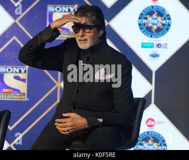 Mumbai, Inde. 23 août, 2017. Acteur de Bollywood Amitabh Bachchan au cours de conférence de presse de kaun banega crorerpoti (KBC) à j w Marriott Hotel, le 23 juhu augest 2017. Credit : Prodip Guha/Alamy Live News Banque D'Images