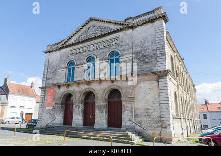 La vieille salle de concert ou une salle de concert à la place Saint-Jean, Saint Omer, le nord de la France Banque D'Images