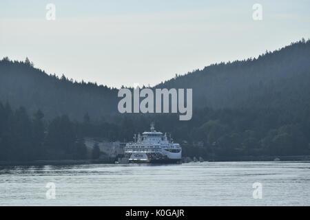 . Les Salish MV Eagle offre des services aux résidents des îles Gulf du sud reliant les communautés pour les villes de Vancouver et de Victoria. Banque D'Images