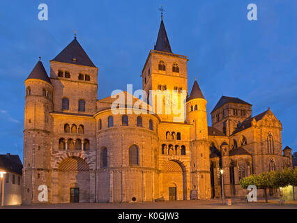 Grande cathédrale et église Notre Dame de la vallée de la Moselle, Trèves, Rhénanie-Palatinat, Allemagne Banque D'Images