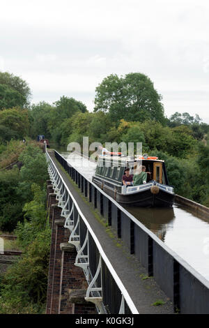 15-04 crossing Edstone sur l'Aqueduc de Stratford-upon-Avon Canal, Great Alne, Warwickshire, UK Banque D'Images