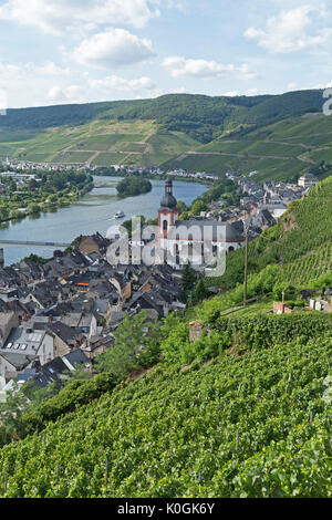 Vue panoramique de Zell, vallée de la Moselle, Rhénanie-Palatinat, Allemagne Banque D'Images