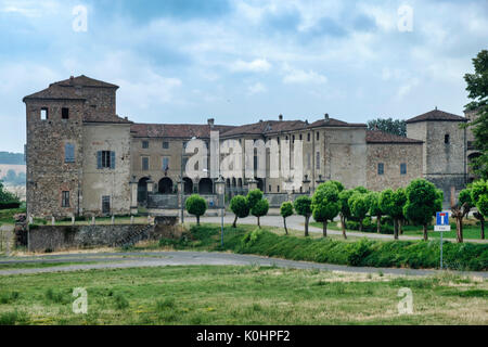 Agazzano (plaisance, Émilie-Romagne, Italie) : le château historique Banque D'Images