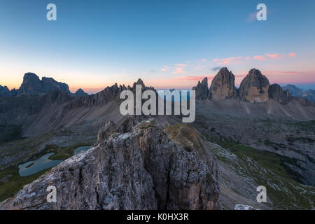 Sexten Dolomites de Sesto/, Tyrol du Sud, Italie,. Dawne sur les Tre Cime di Lavaredo/Drei Zinnen. Prises du sommet de la Torre di Toblin/Toblinger Knote Banque D'Images