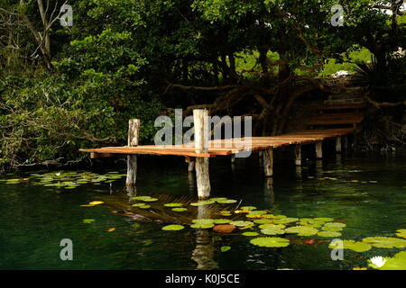 Dock, Bacalar, Mexique Banque D'Images