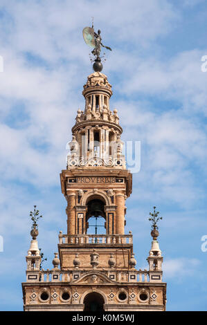 La Giralda, le clocher de la Cathédrale de Séville le construit comme minaret dans la période mauresque avec un style Renaissance top ajouté, après l'expulsion des musulmans Banque D'Images