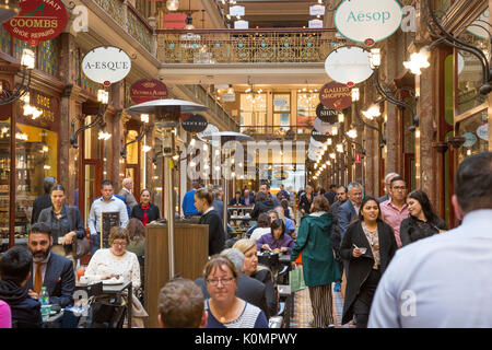 Le Strand Arcade construit en 1891 est le seul Sydney victorien restant arcade de détail, situé dans le centre-ville, avec magasins et boutiques haut de gamme Banque D'Images