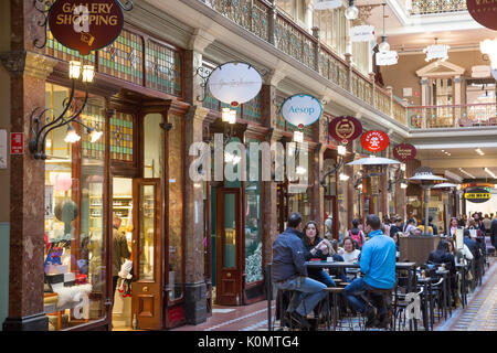 Le Strand Arcade construit en 1891 est le seul Sydney victorien restant arcade de détail, situé dans le centre-ville, avec magasins et boutiques haut de gamme Banque D'Images