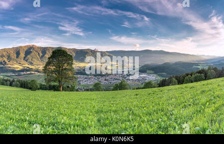 Brunico/Bruneck, la province de Bolzano, le Tyrol du Sud, Italie. Banque D'Images