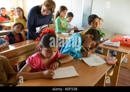 Liban Deir el Ahmad, un village chrétien maronite à Bekaa Valley, école pour enfants réfugiés syriens, l'école des Sœurs de bons pasteurs de l'église maronite Banque D'Images