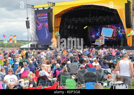 Les spectateurs apprécient le retour rapide du Sud 2017 Festival in Henley-on-Thames, Royaume-Uni Banque D'Images