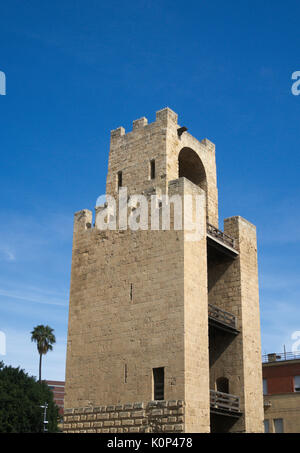 Le Mariano II ou la tour Torre di San Cristoforo tower,ou Porta Manna, Cagliari, Sardaigne, Italie Banque D'Images