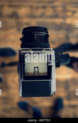 Tabouret de photographie à huis clos à studio Banque D'Images