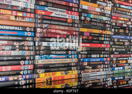 Pile de films DVD hérités - pour la collection de DVD / films, les films et le divertissement en général, l'inventaire et, potentiellement des marchandises piratées ou faked. Banque D'Images