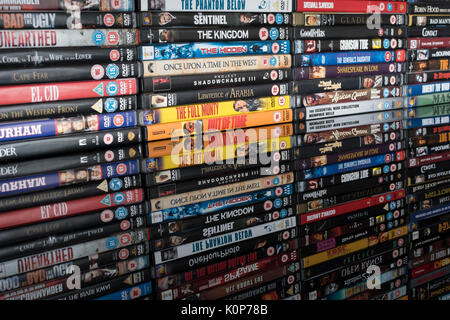 Pile de films DVD hérités - pour la collection de DVD / films, les films et le divertissement en général, l'inventaire et, potentiellement des marchandises piratées ou faked. Banque D'Images