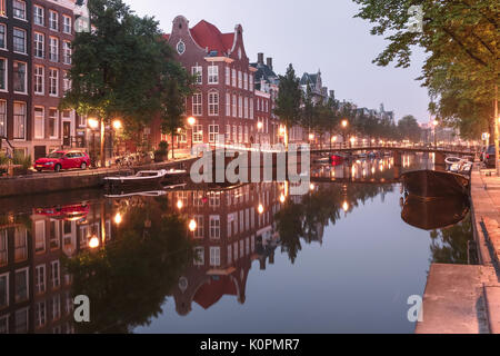 Canal d'Amsterdam, Hollande Kloveniersburgwal Banque D'Images