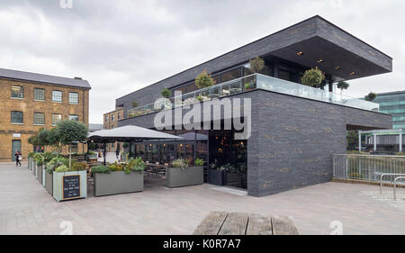 Le restaurant de l'immeuble, 3 Lighterman Square, Grenier, London par Stanton Williams Architects. Banque D'Images