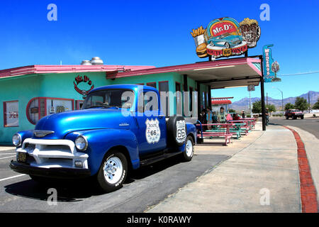 M. D'z célèbre dîner en bordure de l'autoroute sur l'historique Route 66 Kingman en Arizona Banque D'Images