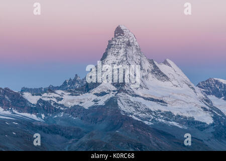 Zermatt, Suisse.Cervin au lever du Rothorn en crête. Banque D'Images