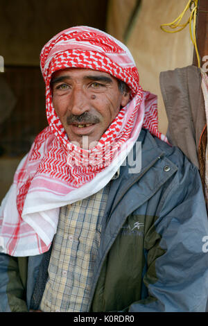 Liban Deir el Ahmad, un village chrétien maronite à Bekaa Valley, camp de réfugiés syriens au Liban / Deir el Ahmad, ein christlich maronitisches Dorf in der Ebene Bekaa, Camp fuer syrische Fluechtlinge Banque D'Images