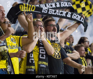 Columbus, États-Unis. Août 22, 2017. Columbus Crew SC fans cheers sur son équipe contre Los Angeles dans leur match à Mapfre Stadium. Columbus, Ohio, USA. Credit : Brent Clark/Alamy Live News Banque D'Images