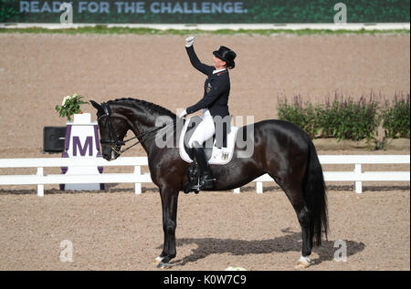 Göteborg, Suède. Août 24, 2017. Cavalier de dressage allemande Isabell Werth sur son cheval Weihegold au cours de la compétition de dressage de la FEI European Championships 2017 à Göteborg, Suède, 24 août 2017. Photo : Friso Gentsch/dpa/Alamy Live News Banque D'Images