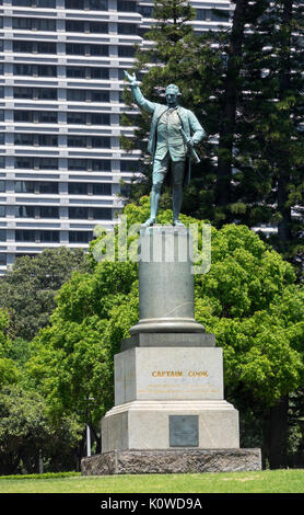 Une statue de bronze Le capitaine Cook dans Hyde Park Sydney Australie Banque D'Images