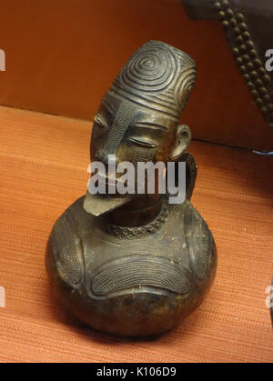 Modèle anthropomorphes Mangbetu en céramique, Musée royal de l'Afrique centrale DSC06532 Banque D'Images