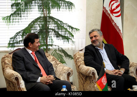 Consul général Afghan a rencontré le maire de Mashhad Seyyed Mohammad Amin Mortazavi et Sowlat Seddighi 02 (3) Banque D'Images