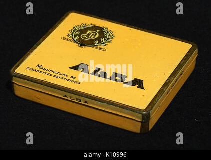Alba cigarettes blik, foto3 Banque D'Images