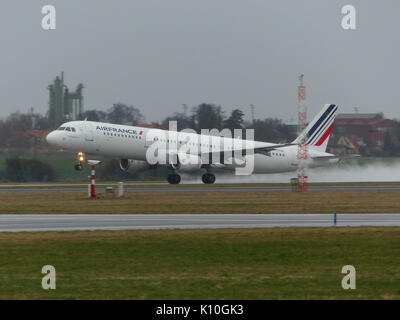 Air France, Airbus A321, 200 F GTAZ (16853853399) Banque D'Images