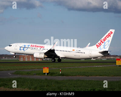 Air Europa JBK CE Boeing 737 Next Gen le décollage de Polderbaan, Schiphol (AMS EHAM) au coucher du soleil, pic3 Banque D'Images