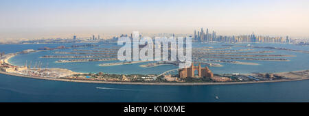 Dubai The Palm Jumeirah Island atlantis hotel marina panorama vue panoramique aérienne uae photographie Banque D'Images