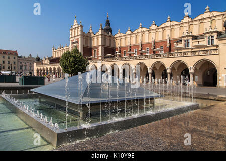 Cloth Hall dans la place principale du marché de Cracovie, Pologne. Banque D'Images