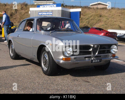 Alfa Romeo GT JUNIOR 1300 inscription licence néerlandais DH 0984 pic1 Banque D'Images