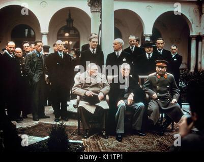Conférence de Yalta, en février 1945. Le Premier ministre britannique, Winston Churchill, président américain Franklin D. Roosevelt et le Premier Ministre soviétique Joseph Staline à la réunion Banque D'Images