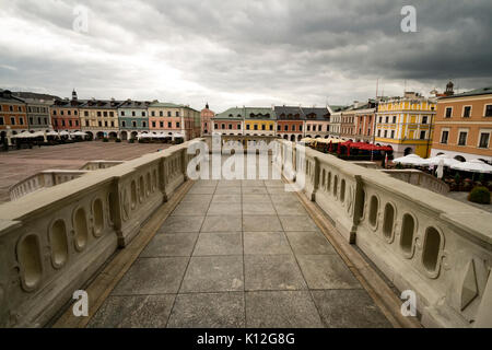 ZAMOSC, Pologne - 26 juillet 2017 : - ville de Zamosc Renaissance en Europe centrale. Place du marché, dans le centre-ville de Zamosc Banque D'Images