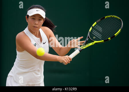 Ayumi Miyamoto du Japon à la jeune fille des célibataires - tournoi de Wimbledon 2017 Banque D'Images