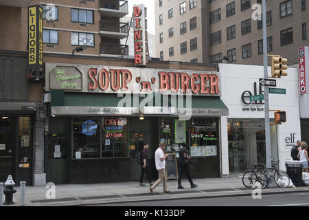 Diner à l'astor place & Broadway, à Greenwich Village, new york city. Banque D'Images