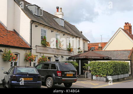 La Queen's Head Pub brasserie, Bridge Street, Weybridge, Surrey, Angleterre, Grande-Bretagne, Royaume-Uni, UK, Europe Banque D'Images