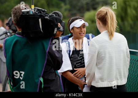 HEather Watson de go en donnant une interview au Wimbledon Championships 2017 Banque D'Images