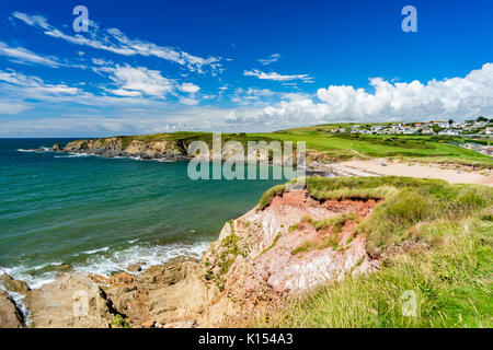 Donnant sur la plage de sable doré de la plage des Sables bitumineux à pied Leas Thurlestone Angleterre Devon UK Europe Banque D'Images