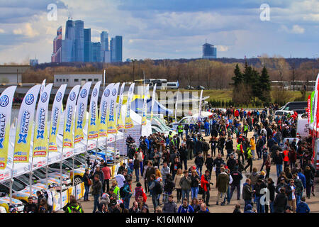 Moscou, Russie - Apr 18, 2015 : Vue aérienne de l'exposition de l'Rally Masters Show 2015 au Krylatskoye District. Banque D'Images