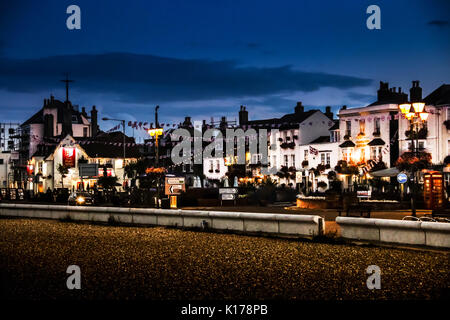 S'occuper des bougies de nuit Ville Banque D'Images
