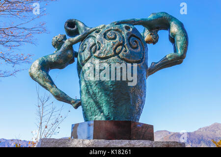 KAWAGUCHIKO, JAPON - 22 novembre : Statue en 'Source', le Japon Kawaguchiko le 22 novembre 2013. Par Seibo Kitamura onr des plus beaux chefs-d Banque D'Images