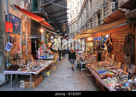 La Sicile, de la vieille ville de Palerme, marché, jour de marché dans le quartier de la Vucciria, Mercato Vucciria Banque D'Images