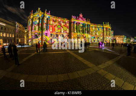 Projection de lumière à l'Université Humboldt, Berlin, Allemagne Banque D'Images