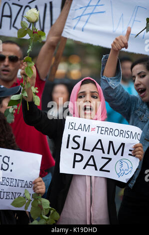 Barcelone, Espagne. Le 26 août, 2017. Un demi-million de personnes démontrer à Barcelone contre le terrorisme. Crédit : Charlie Perez/Alamy Live News Banque D'Images